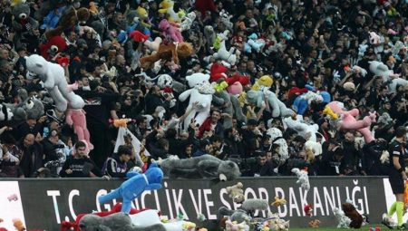 Futbolda siyaset arbedesi