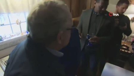 Validen kimyasal sızıntının olduğu bölgede musluk suyu içerek “güvenli” iletisi