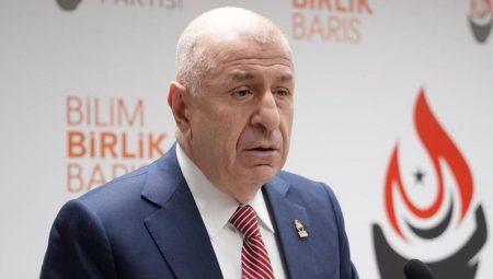 Ümit Özdağ: GİK Üyemiz Sevil Sargın Yunanistan’a alınmadı